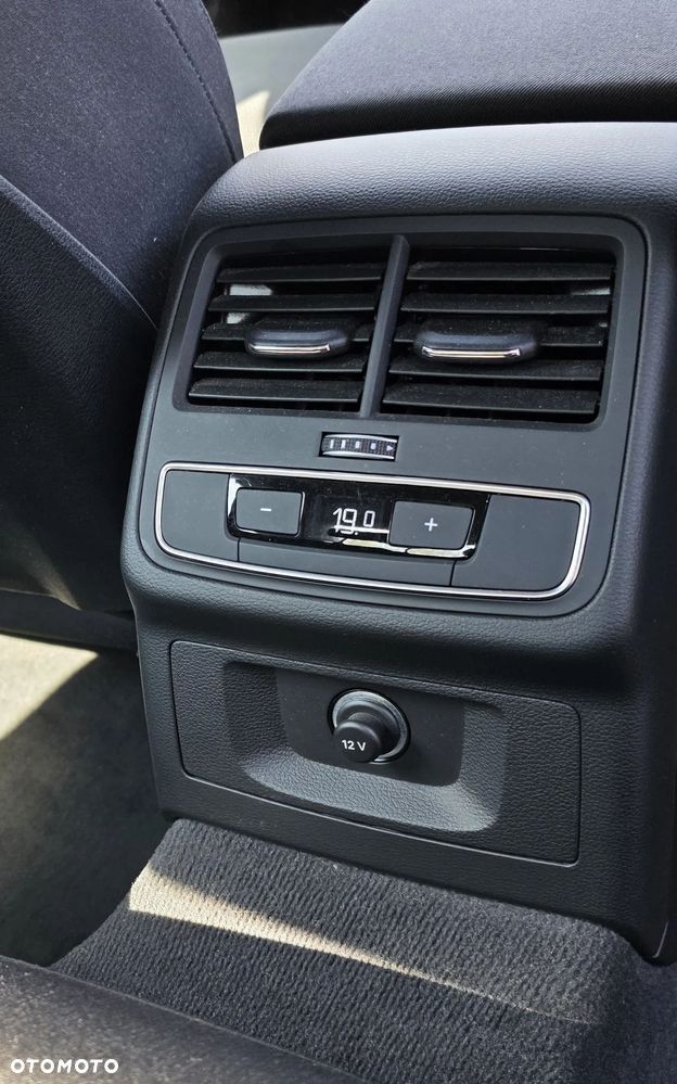 Audi A4 Limousine 35 TFSI mHEV S Line S tronic - 23