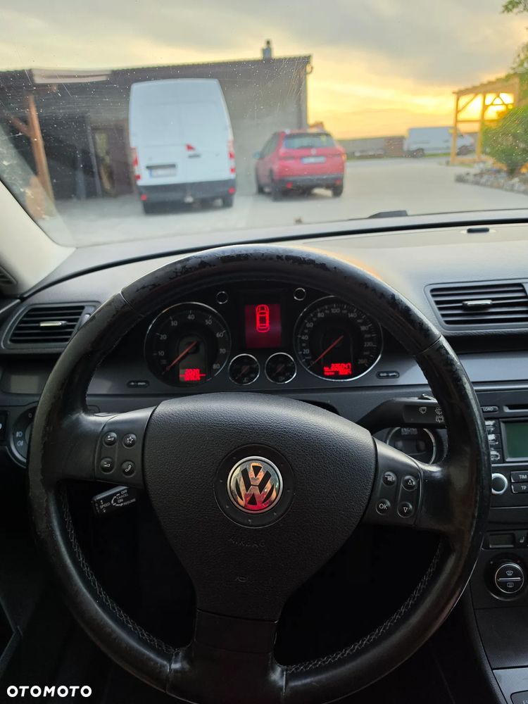 Volkswagen Passat 2.0 FSI Individual - 9