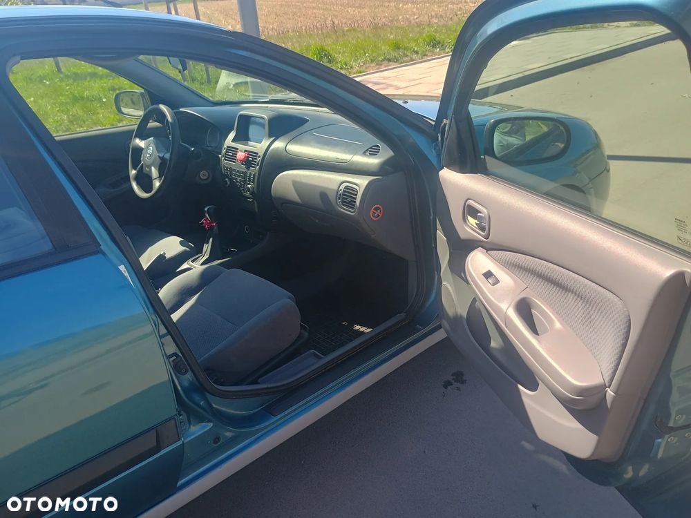 Nissan Almera 1.5 acenta PLUS - 9