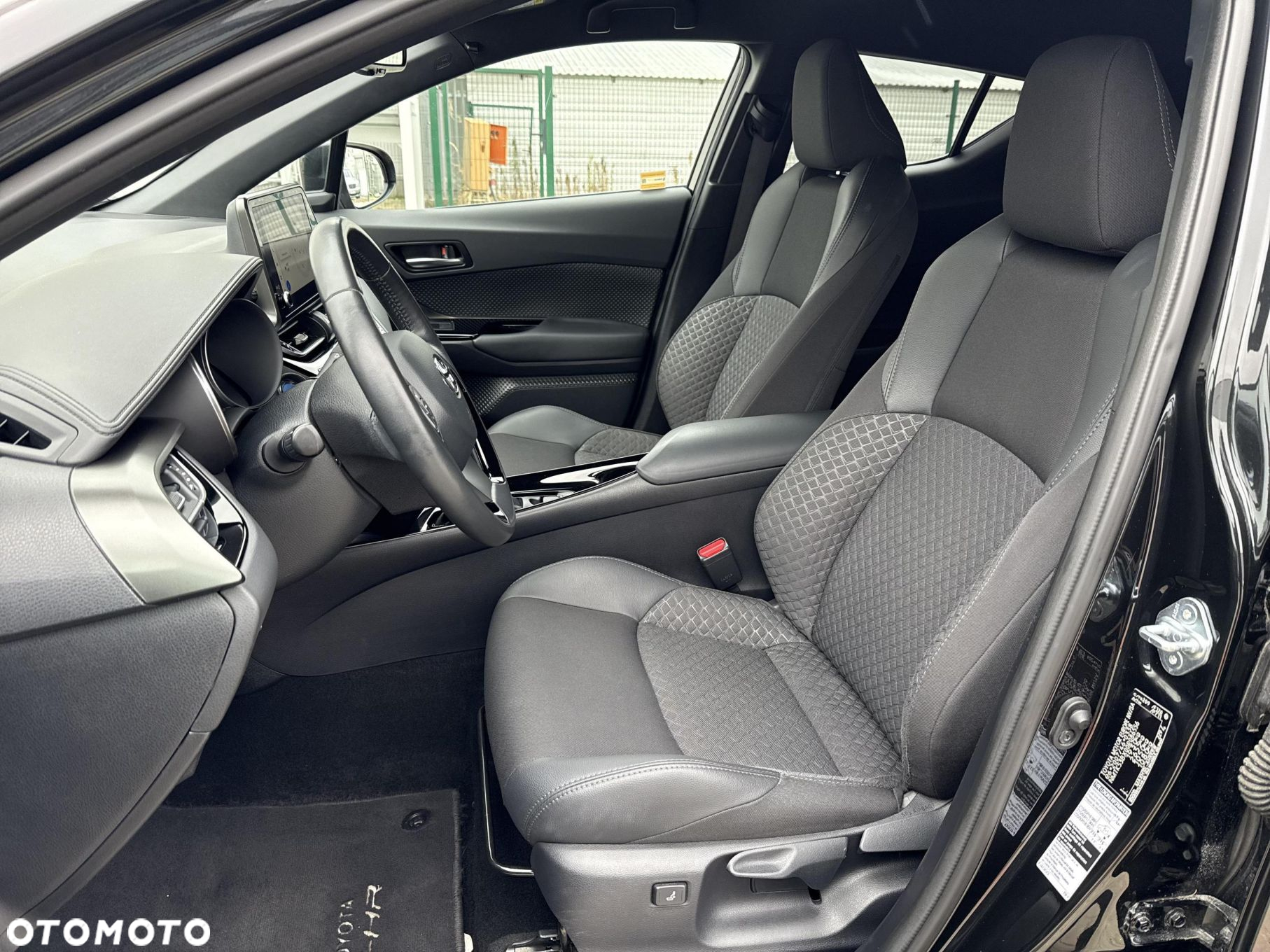 Toyota C-HR - 15