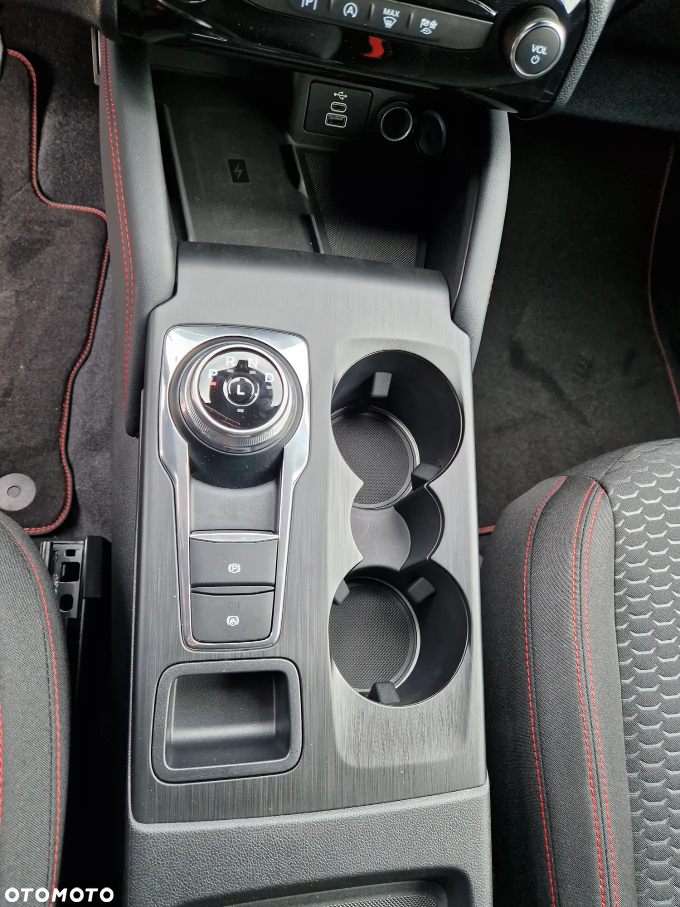 Ford Kuga 2.5 FHEV FWD ST-Line eCVT - 11