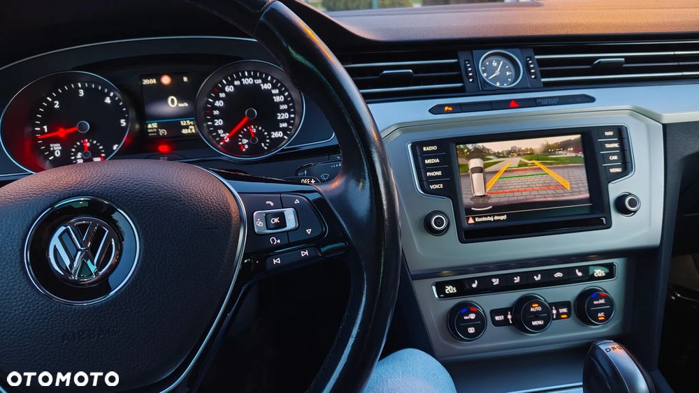 Volkswagen Passat 2.0 TDI BMT Comfortline DSG - 23