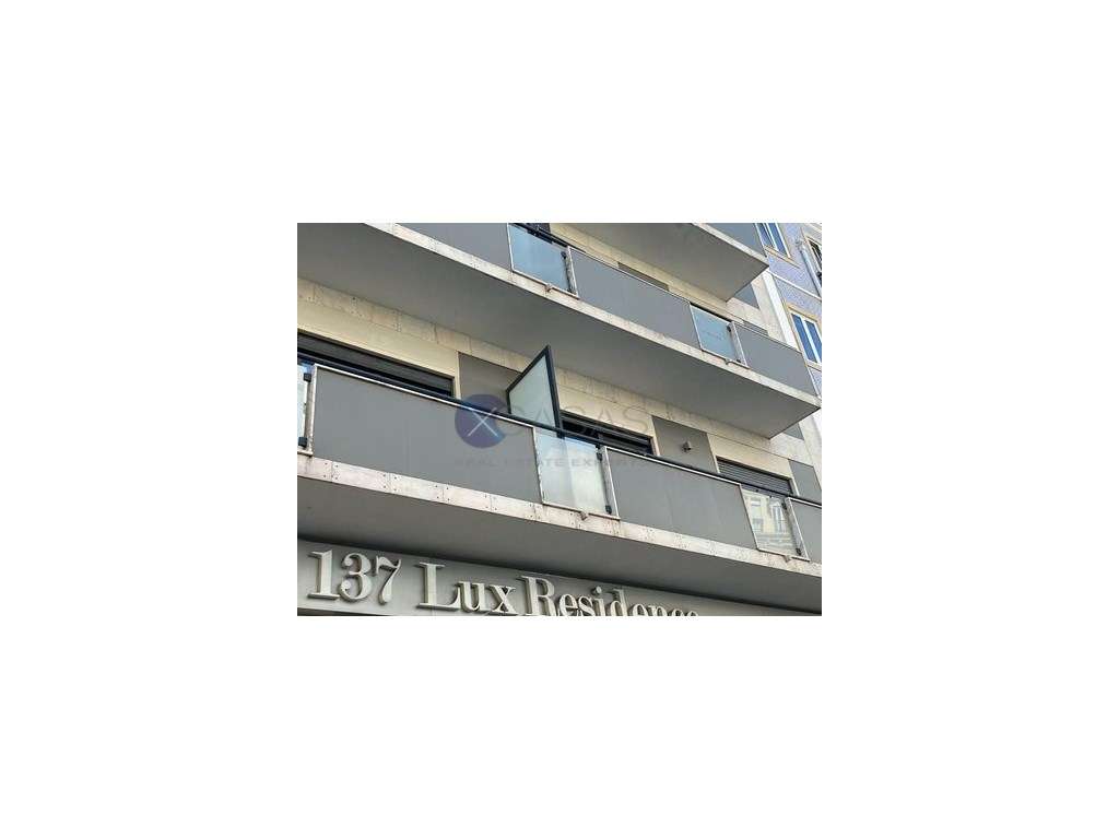 Apartamento T1, totalmente mobilado, para venda na Avenida Almirant... - Grande imagem: 2/19
