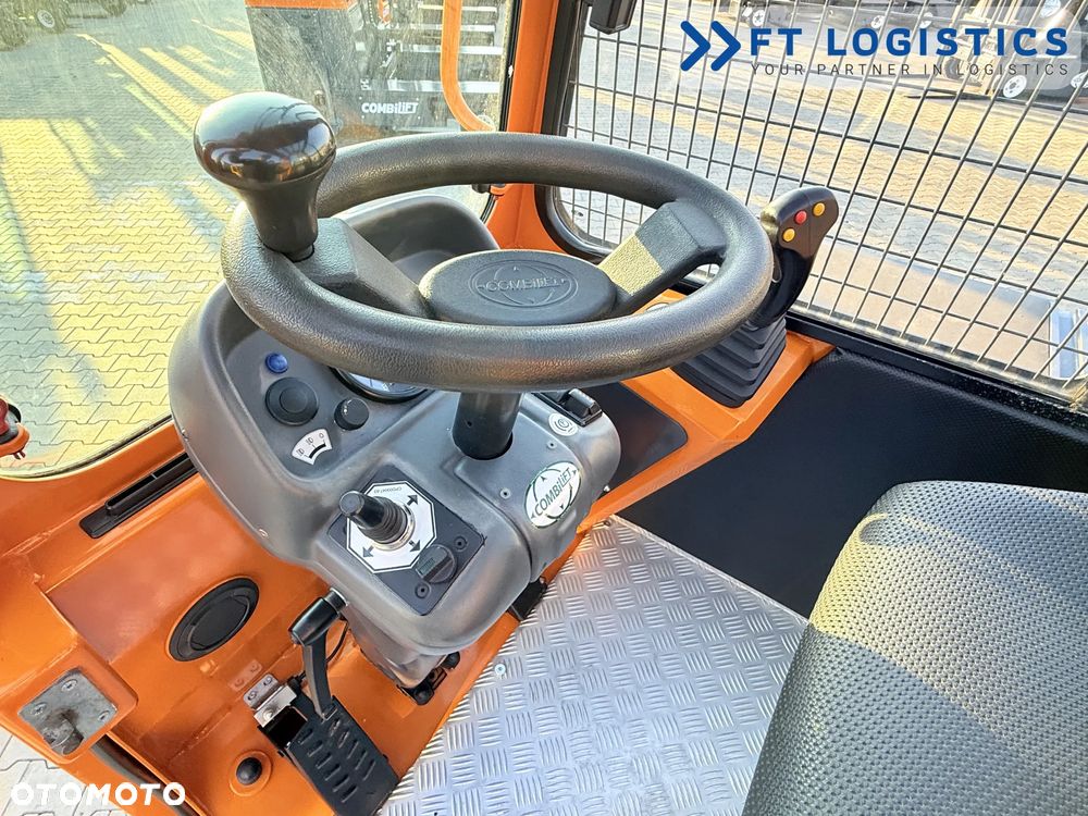 Combilift WÓZEK BOCZNY | COMBILIFT C6000SL | DIESEL | DUPLEX 3900MM | 4X WIDŁA + TRAWERSA 5550MM | PLATFORMA 2100MM | STAN IDEALNY | Szeroka oferta wózków czterokierunkowych i bocznych, dopasowanych do różnorodnych potrzeb i zastosowań - 17