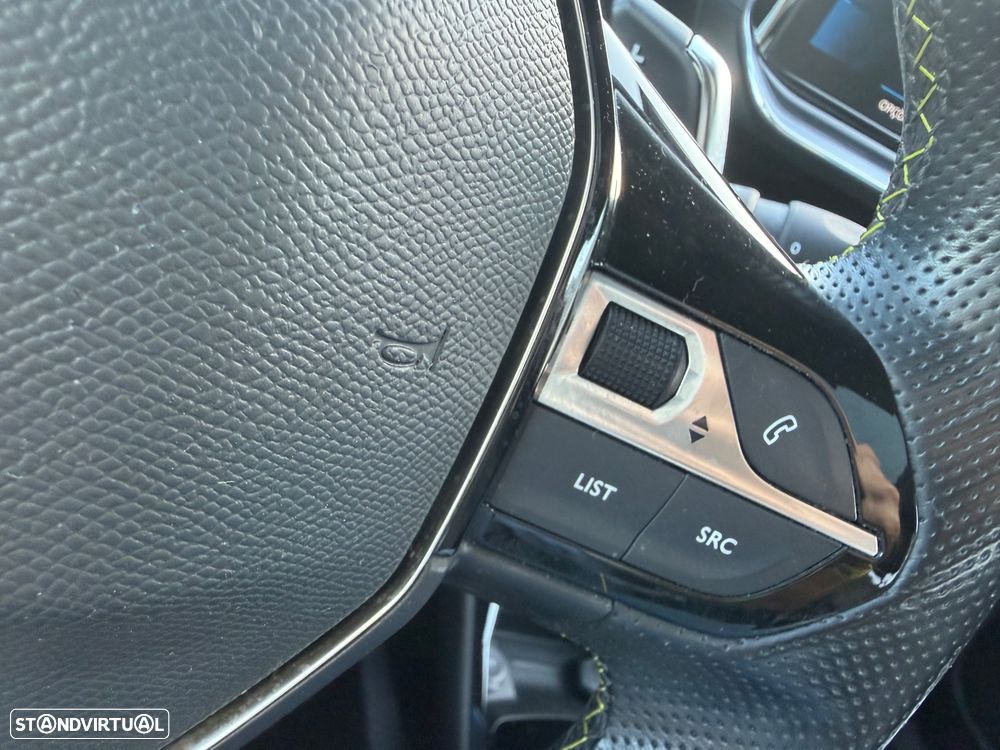 Peugeot 2008 1.2 PureTech GT Line EAT8 - 17