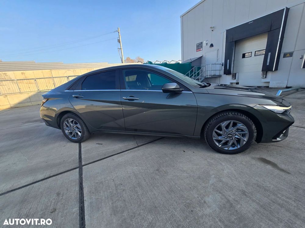 Hyundai Elantra 1.6 l 123 CP CVT Highway - 5