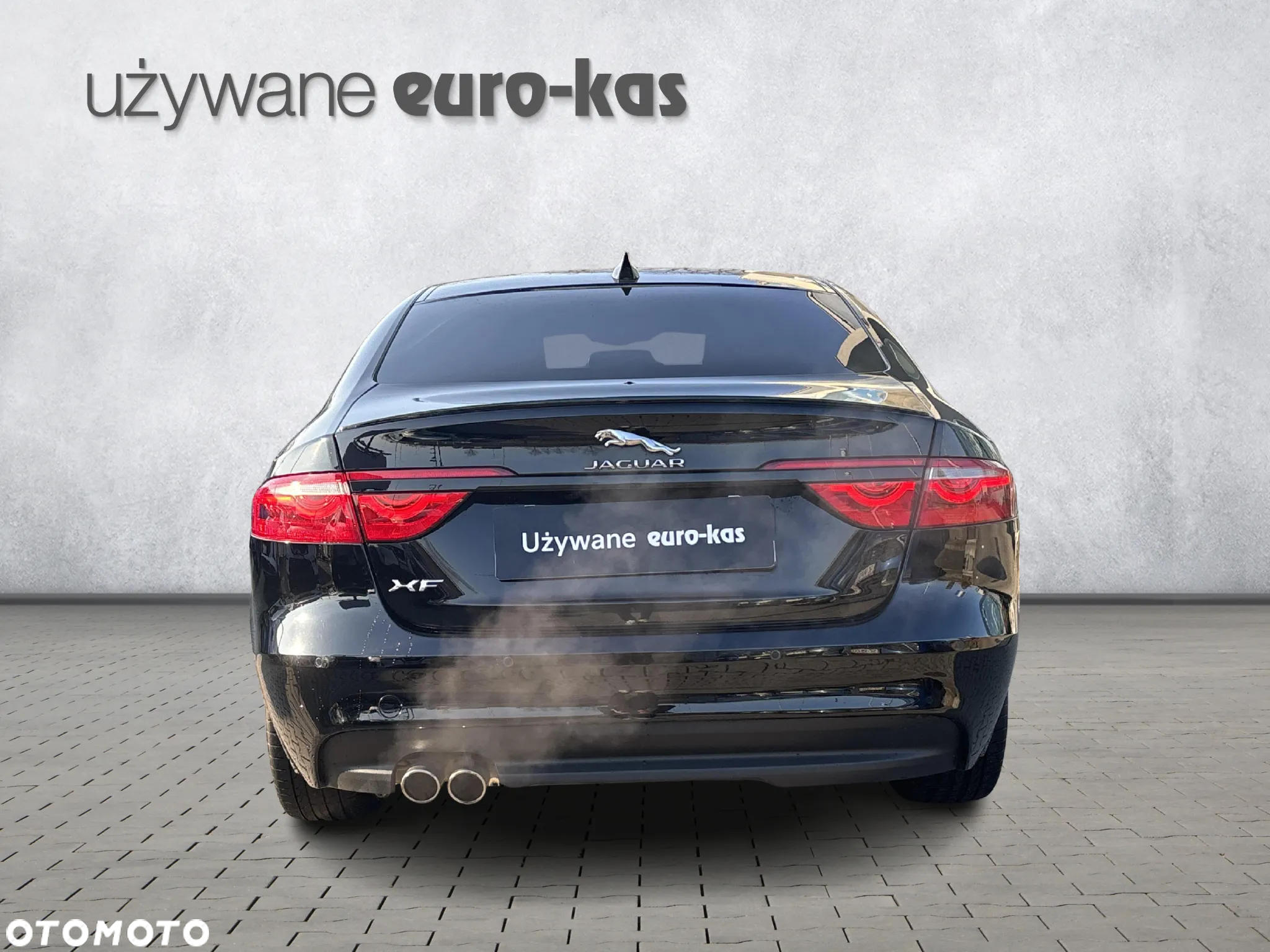 Jaguar XF 2.0 i4D R-Sport - 4
