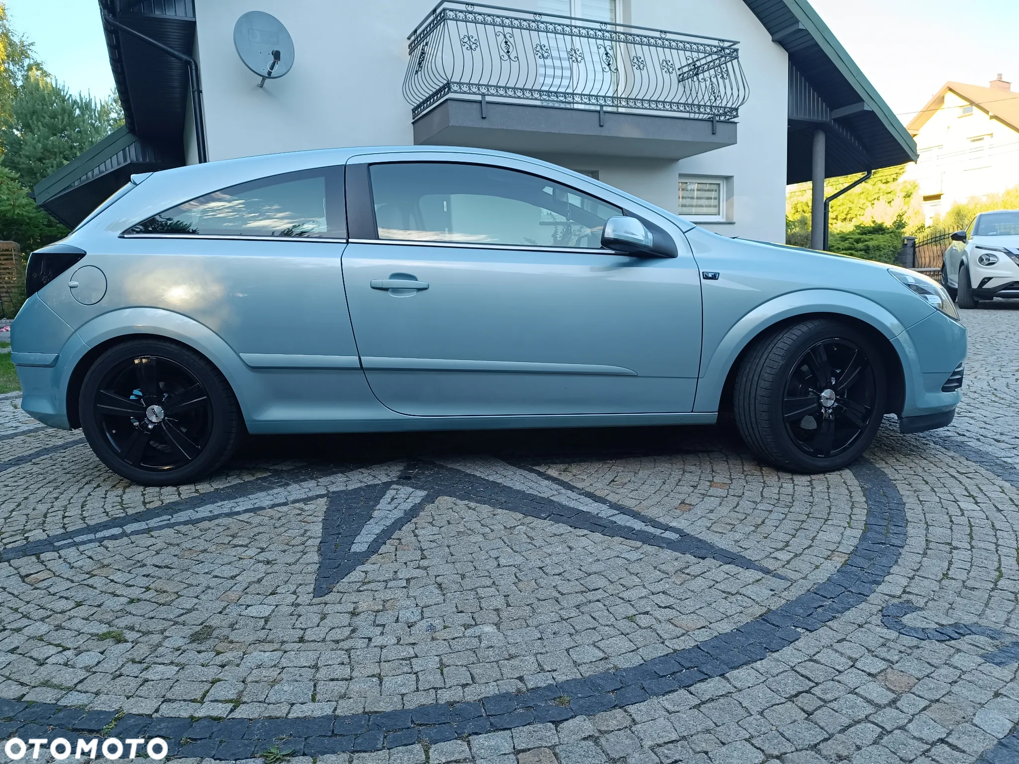 Opel Astra III GTC 1.4 Cosmo - 5