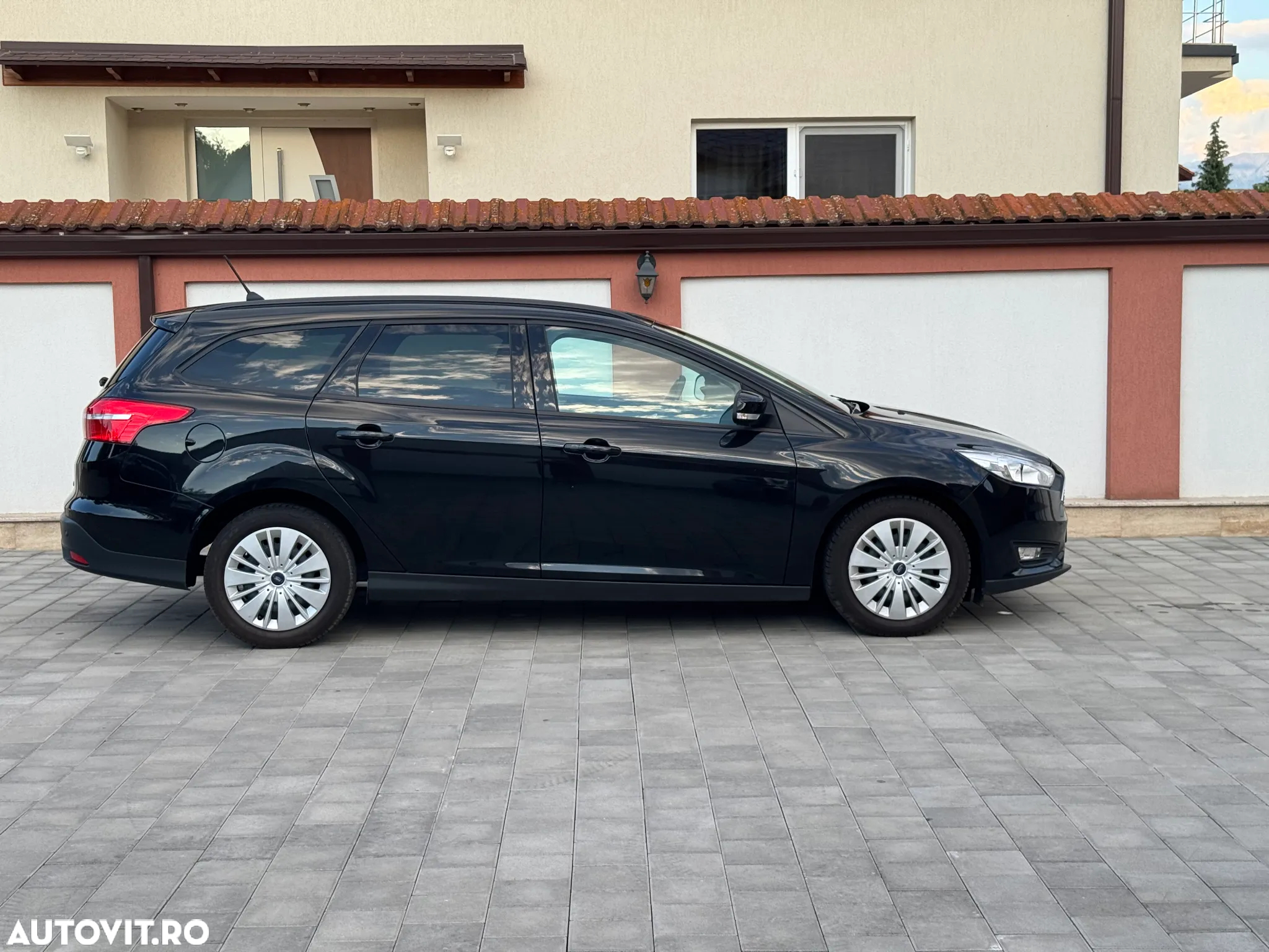 Ford Focus 1.0 EcoBoost 6MT MHEV Active - 6