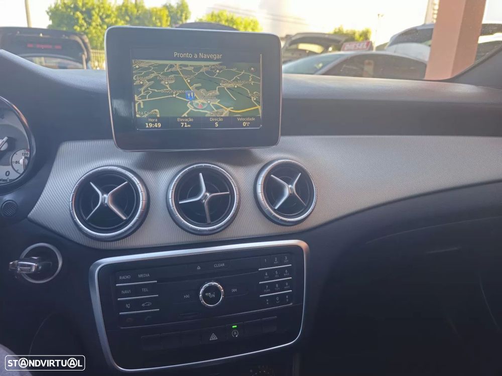 Mercedes-Benz CLA 180 d Urban - 9