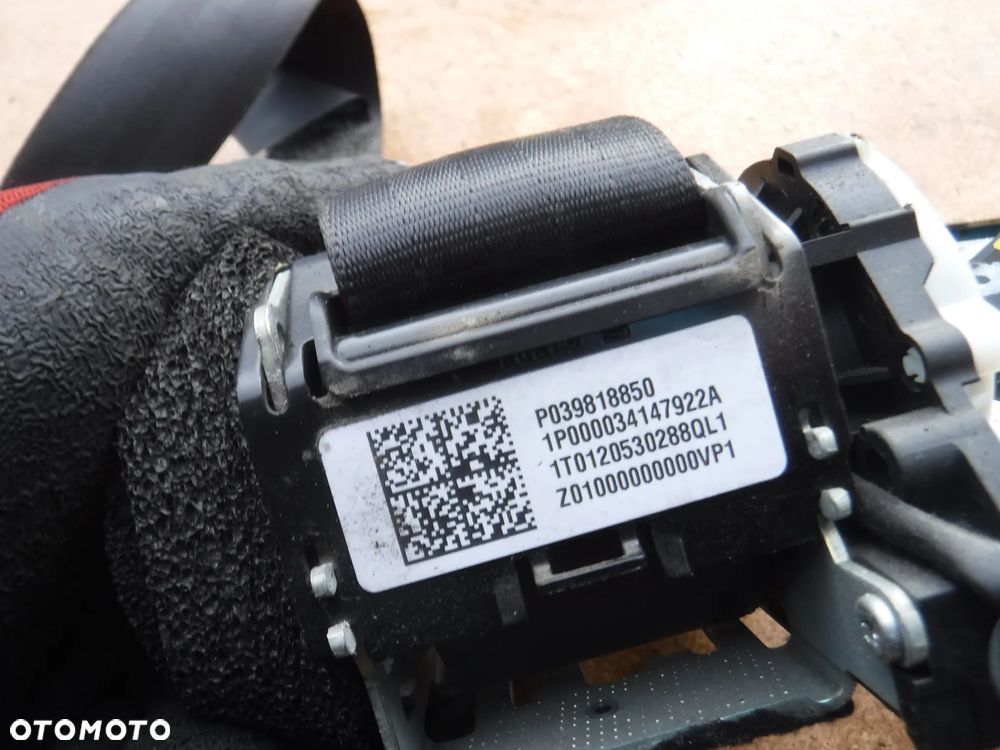 Volvo S60 II V60 pas bezpieczenstwa tyl napinacz - 5