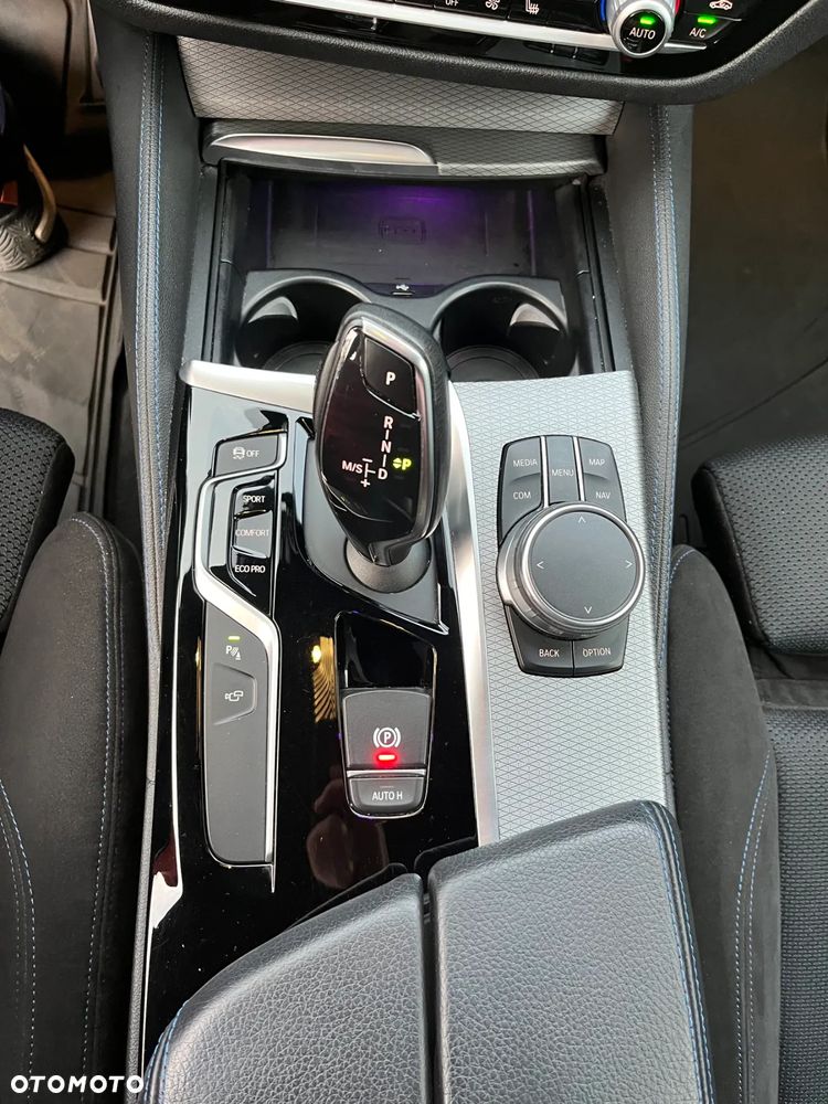 BMW Seria 5 530i xDrive - 15