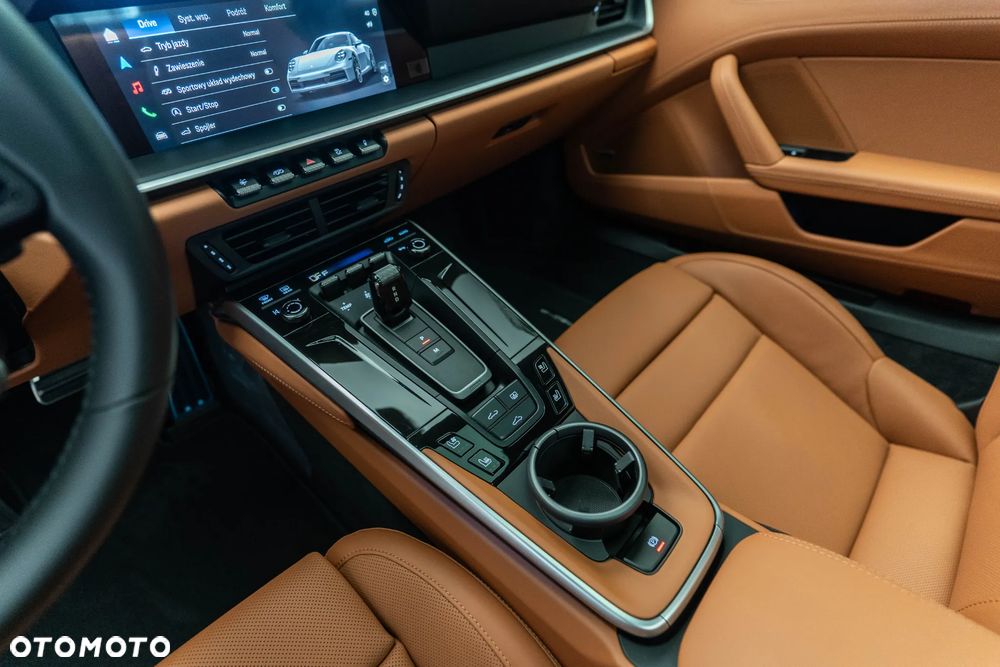 Porsche 911 Carrera - 23
