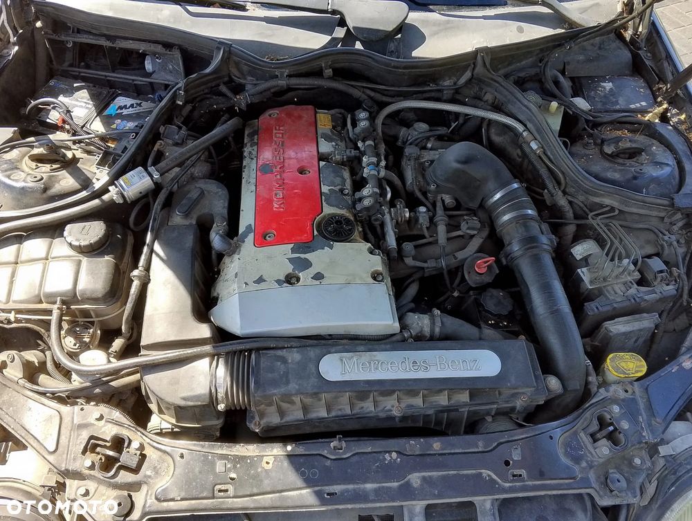 Mercedes – Benz Klasa C W203 (00-04r.) 2.0 B 163KM. Silnik 111.955 (111 955) (111955) Skrzynia 722.616 (722 616) (722616) lakier 359.Cały na części. GWARANCJA !!!  Przód Tył Zestaw Komplet Drzwi Klapa Zderzak Błotnik Maska Grill Atrapa Szyba Pas Lampa Lusterko Boczki Fotel Kanapa Kokpit Deska Rozdzielcza Przełącznik Włącznik Sterownik Przewody Wiązka Instalacja Moduł Komputer Czujnik Listwa Pompa Alternator Wtryski Głowica Rozrusznik Kompresor Sprzęgło Dwumas Silnik Skrzynia ABS Klimatyzacji Paliwa Wspomagania Kolektor Turbina Przepustnica Zawór Chłodnica Koło Hak Belka Sanki Zawieszenie Mcpherson Półoś Amortyzator Wydech Tłumik Zacisk Most - 9