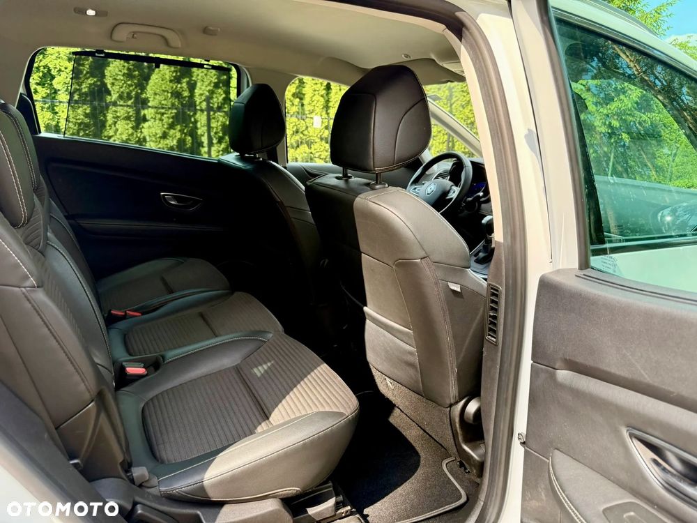 Renault Grand Scenic TCe 140 GPF EDC INTENS - 23