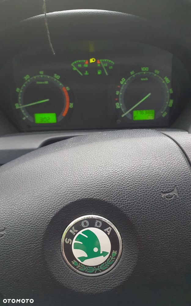 Skoda Fabia 1.4 16V Ambiente - 5