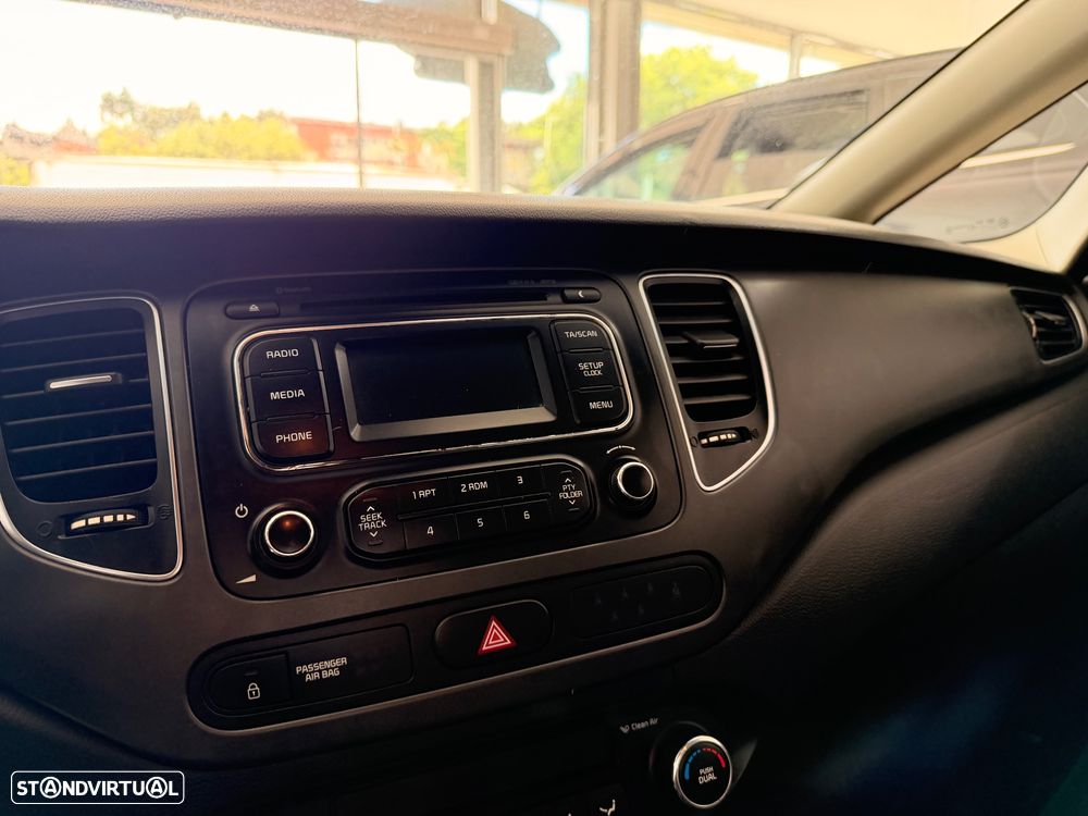 Kia Carens 1.7 CRDi ISG TX - 17