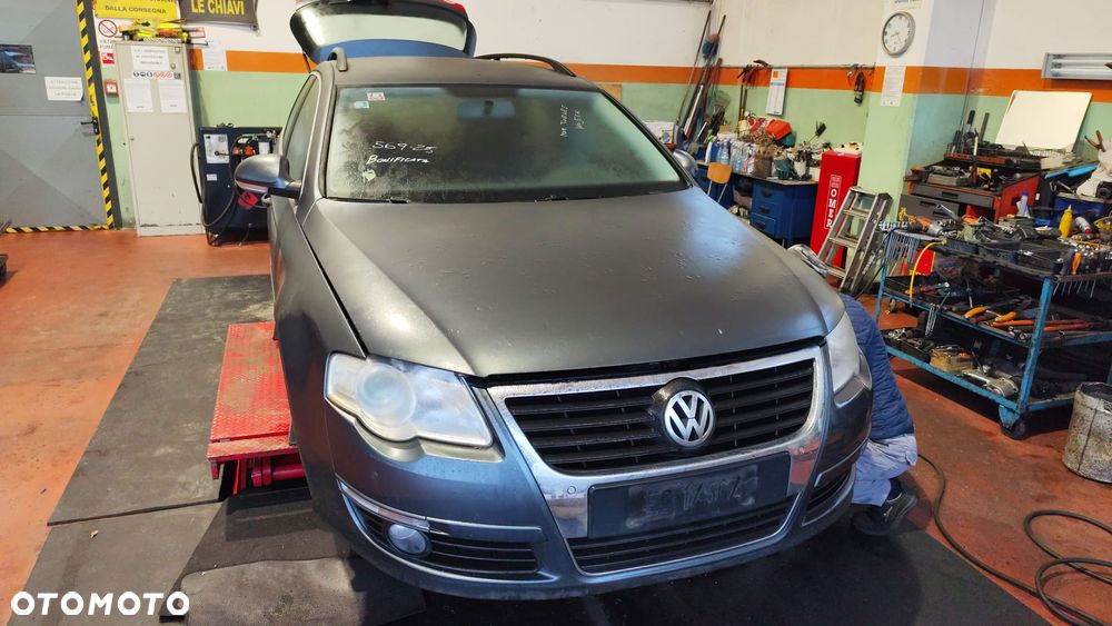 Błotnik prawy przód przedni VW Passat B6 LK7X - 9