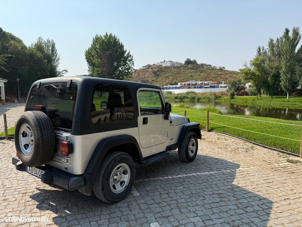 Jeep Wrangler - 6