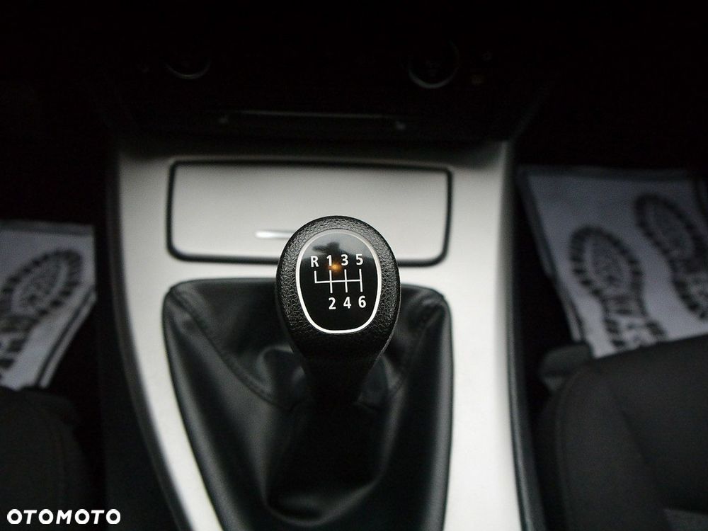 BMW Seria 3 320i - 26