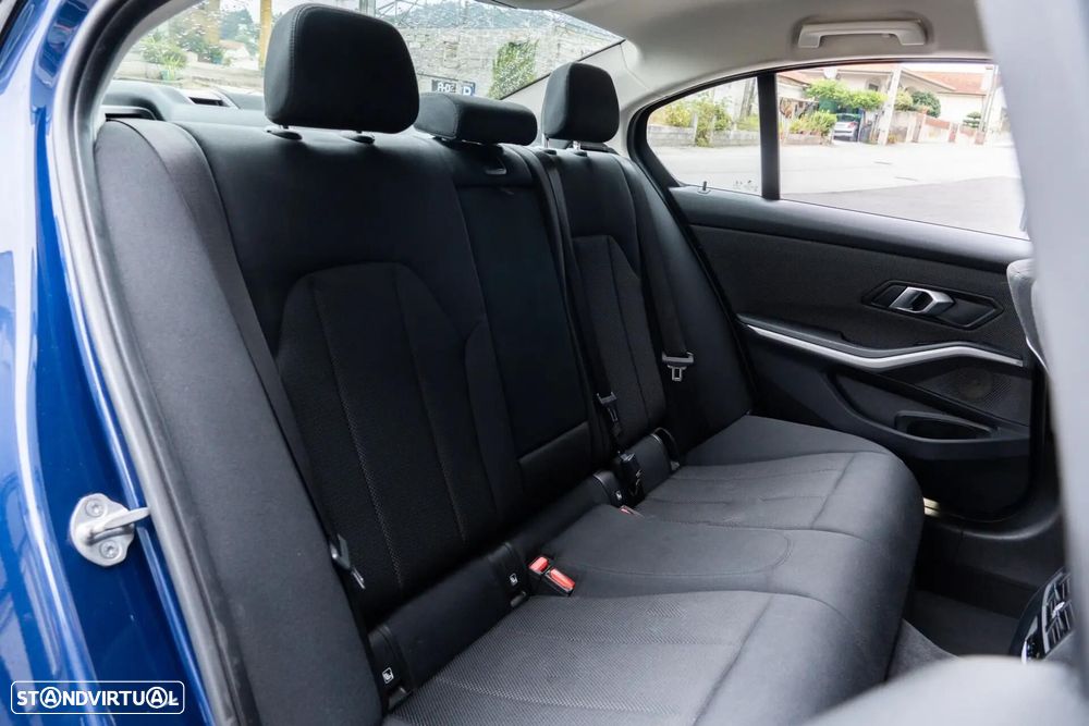 BMW 330 e Line Luxury Auto - 37