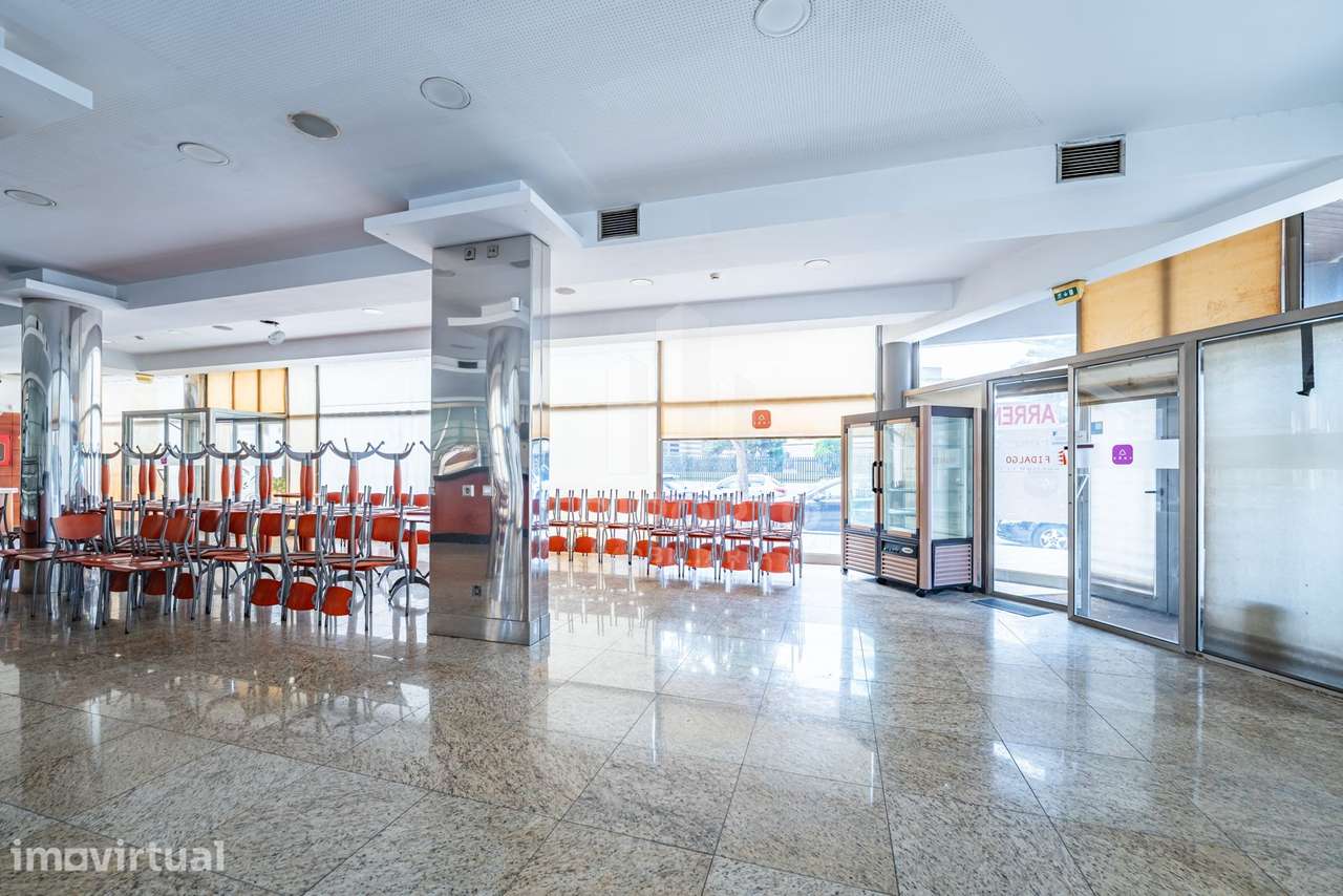 Café / Restaurante Totalmente Equipado e Pronto a Operar em Leça do Ba - Grande imagem: 4/31