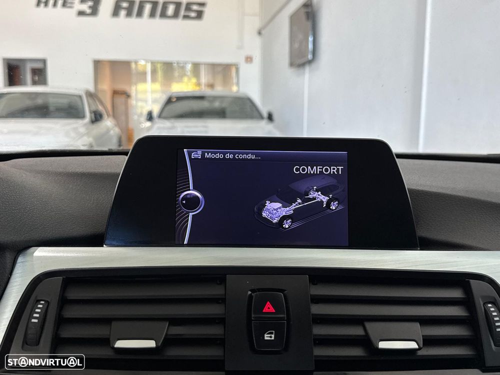 BMW 320 d Auto Pack M - 30