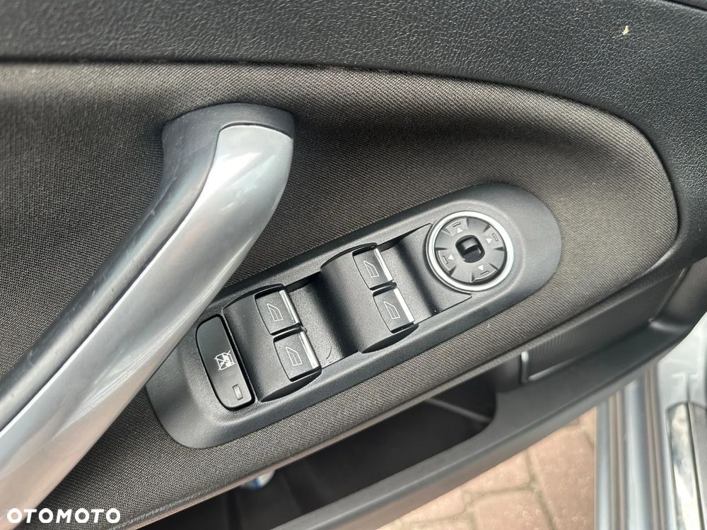 Ford Mondeo 2.0 Trend - 23