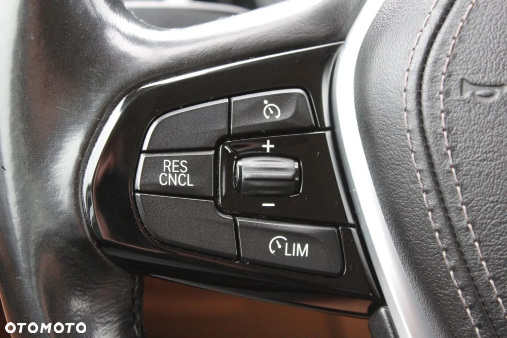 BMW Seria 5 520d Luxury Line - 17