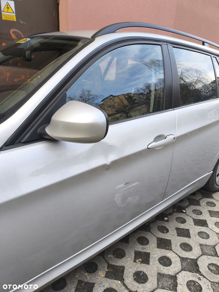 BMW Seria 3 318d - 19