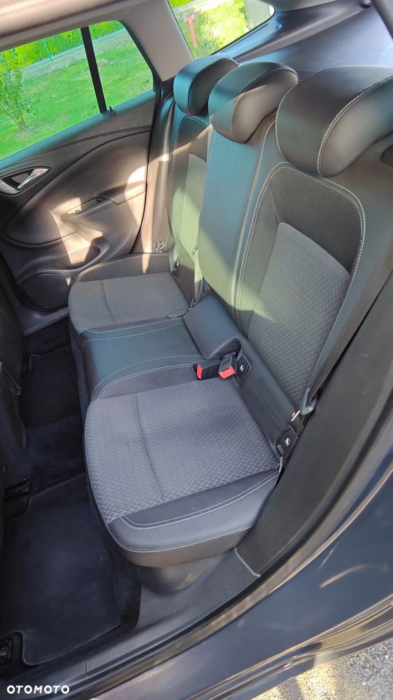 Opel Astra 1.6 CDTI Enjoy - 10