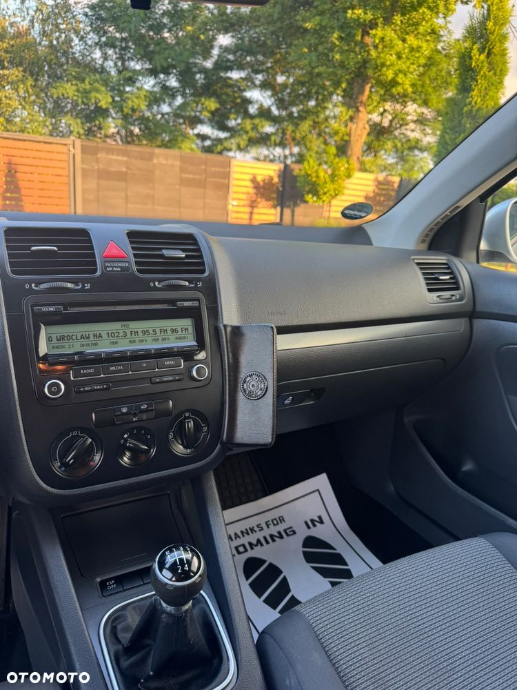 Volkswagen Golf 1.9 TDI DPF Comfortline - 23