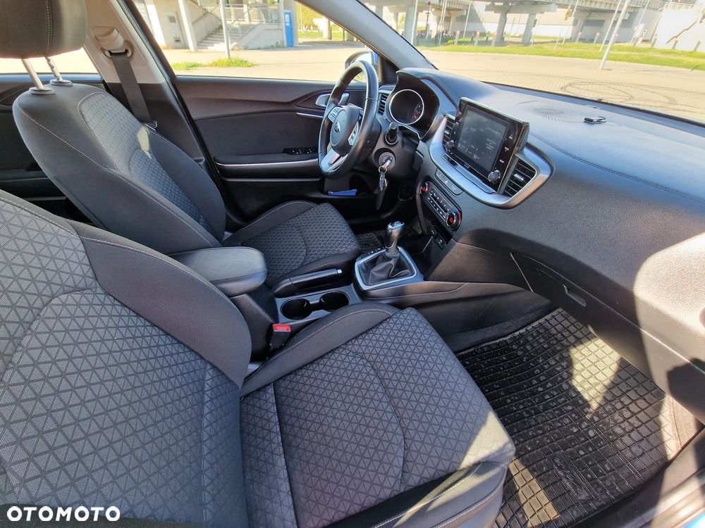 Kia Ceed - 22