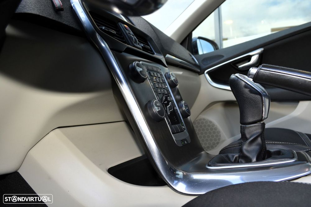 Volvo V40 1.6 D2 Momentum Eco - 28