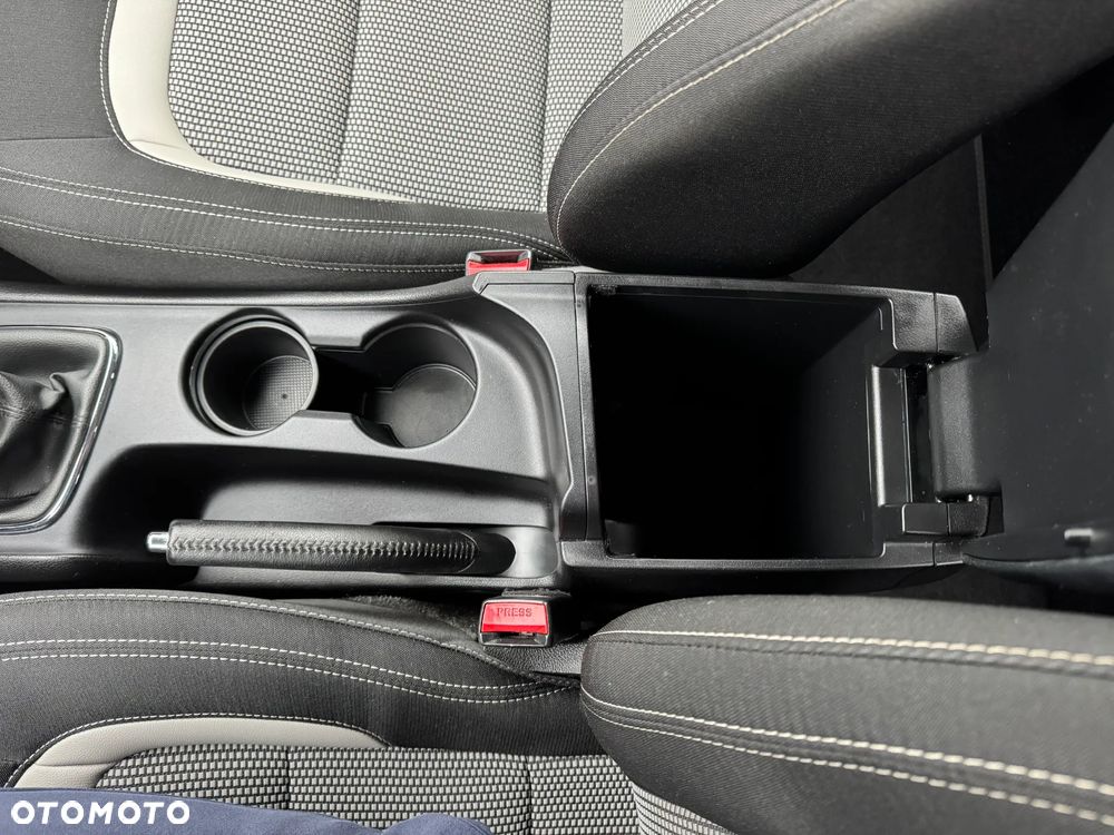 Kia Ceed 1.6 GDI Dream-Team Edition - 26