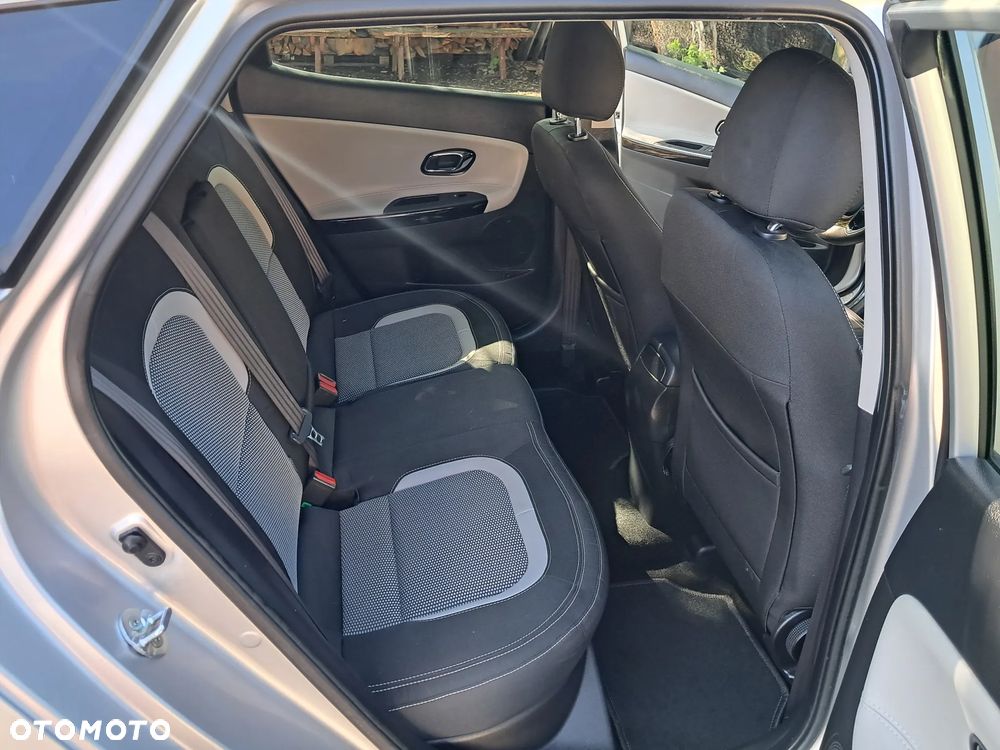Kia Ceed 1.4 CVVT Attract - 17