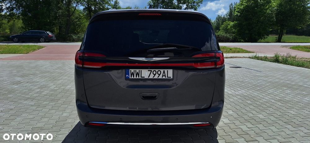 Chrysler Pacifica - 16