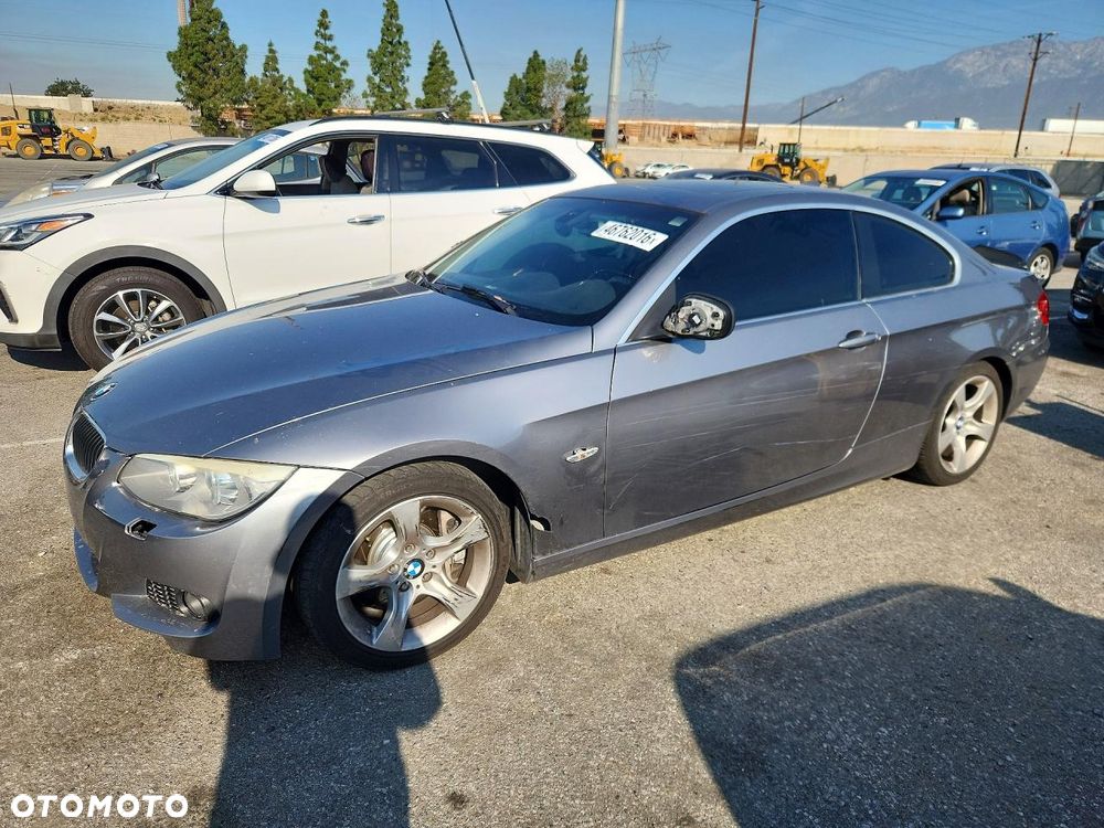 BMW Seria 3 335i Luxury Line - 2