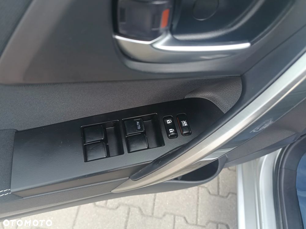 Toyota Auris 1.6 Sol - 13