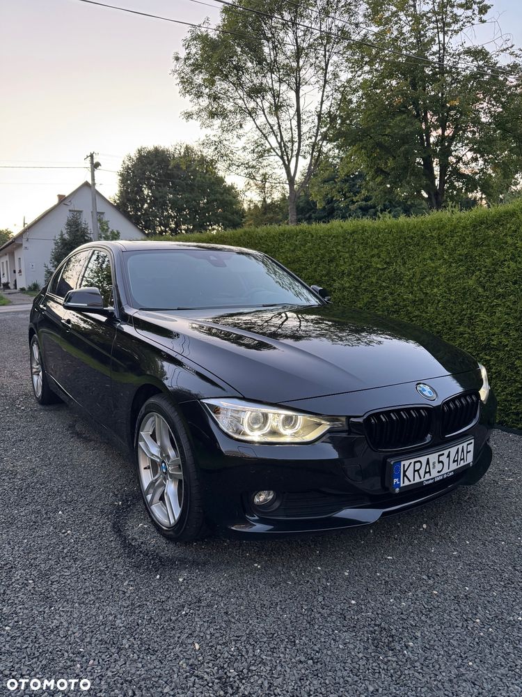 BMW Seria 3 320d xDrive - 11
