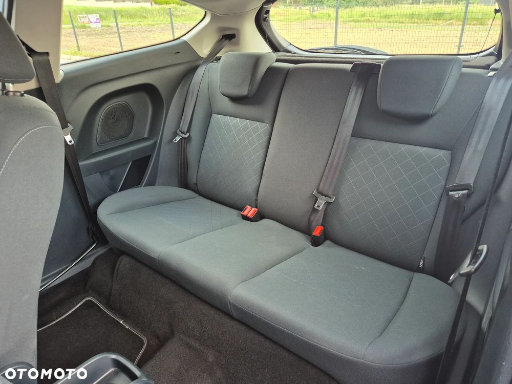 Ford Fiesta 1.25 Ghia - 10