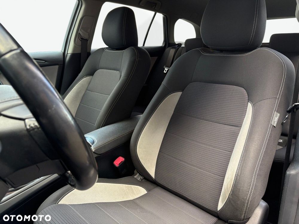 Toyota Avensis 1.8 Premium - 21