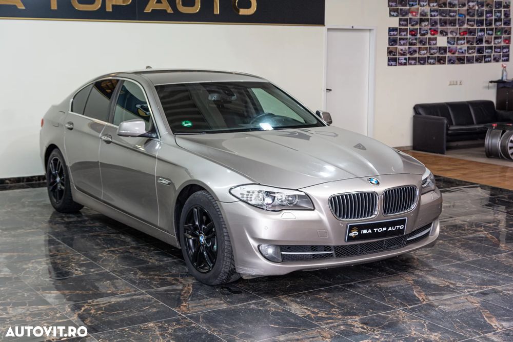 BMW Seria 5 525d xDrive - 11