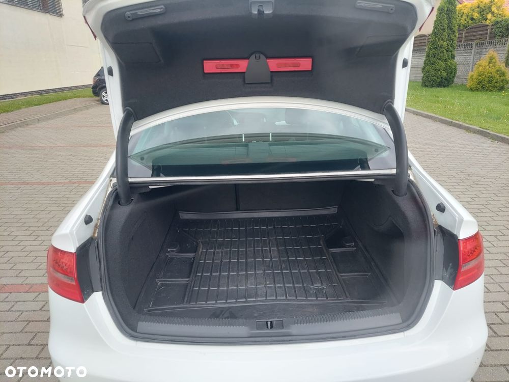 Audi A4 Limousine 2.0 TDI DPF Ambiente - 17