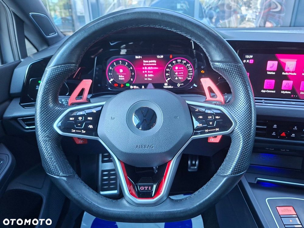 Volkswagen Golf - 18