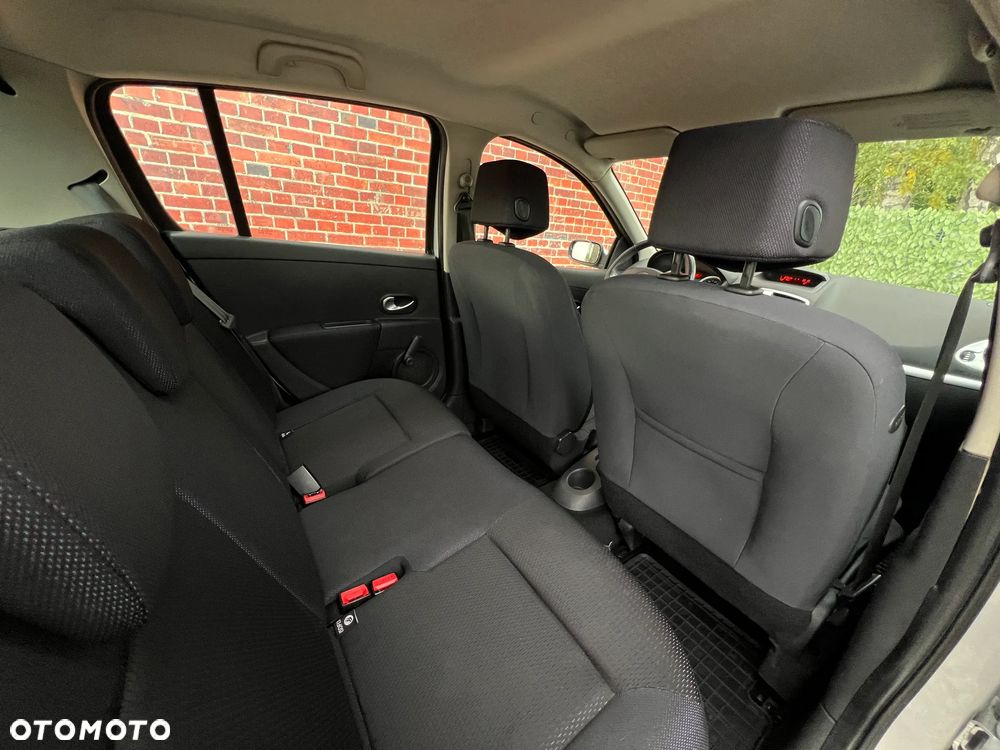 Renault Clio - 18