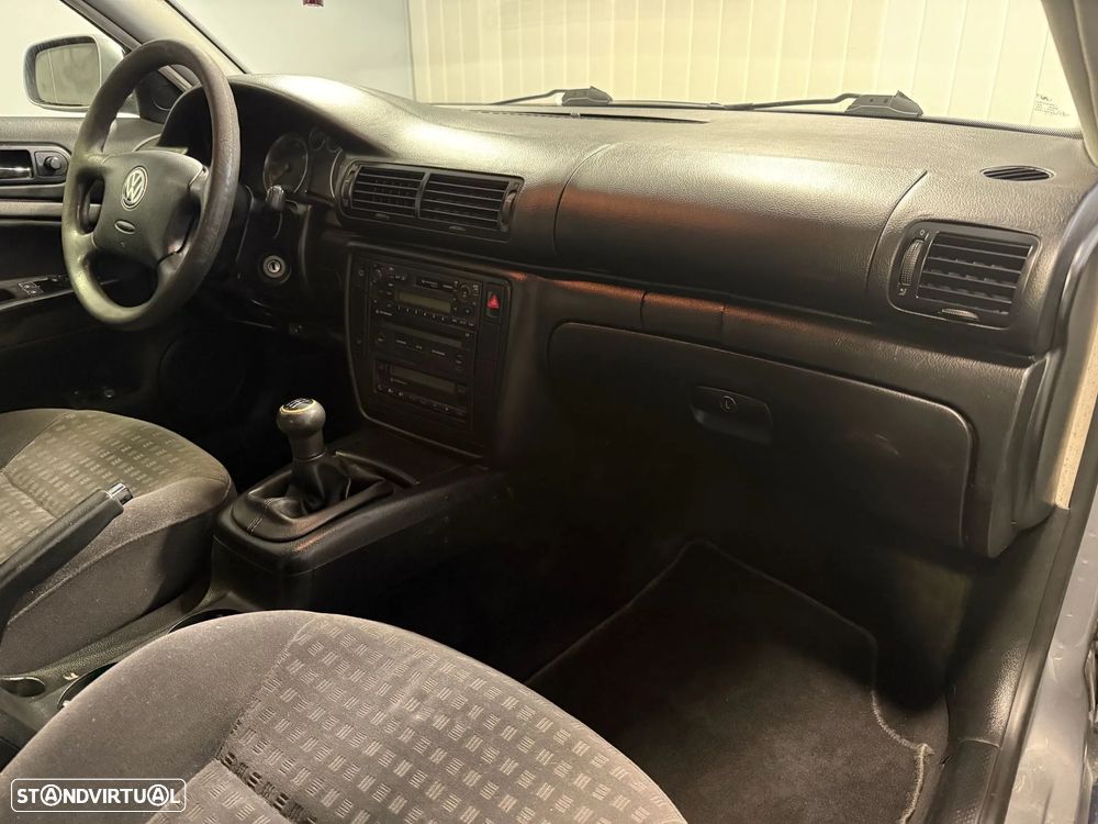 VW Passat 1.9 TDi Trendline 4M - 14