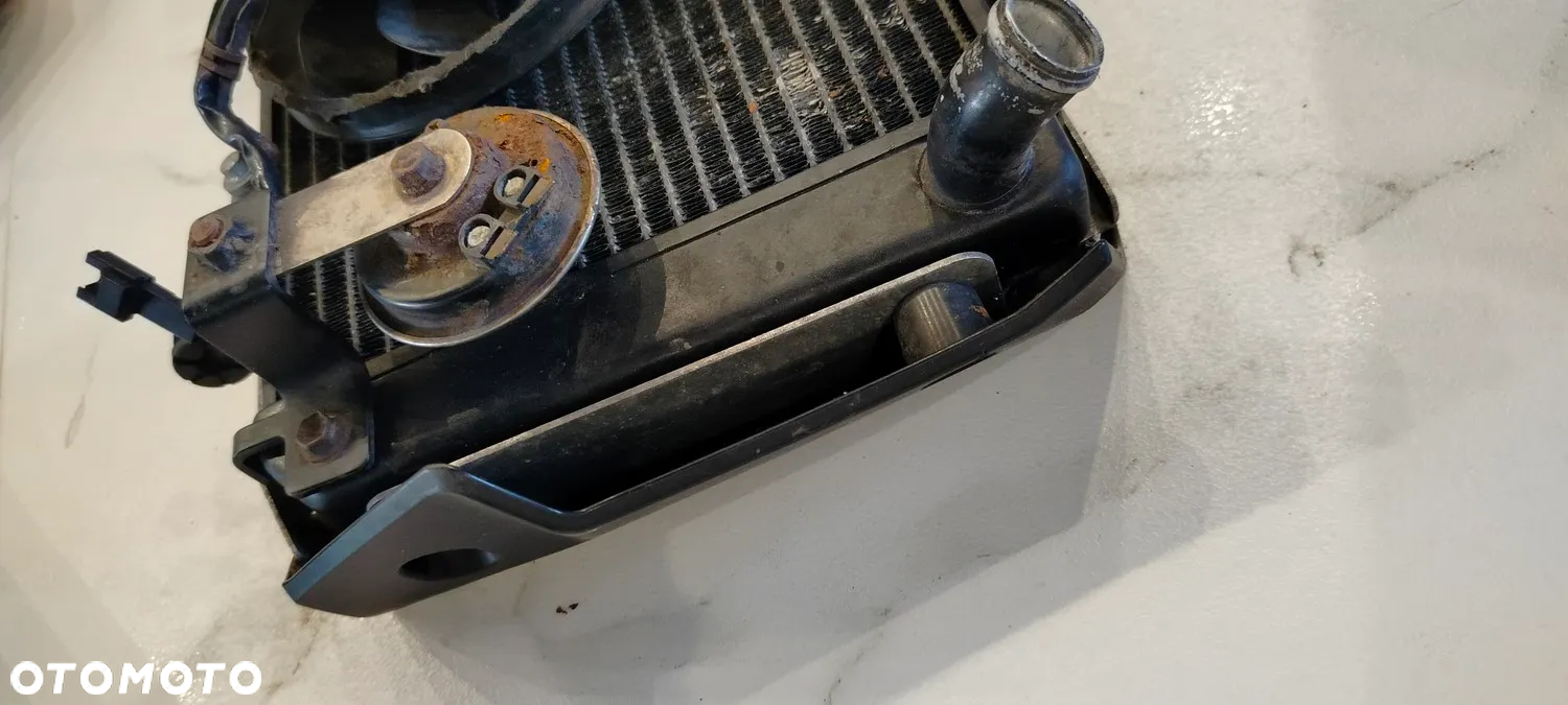 SUZUKI GSR 600 BOCZEK OWIEWKA KIERUNKOWSKAZ CHŁODNICA LICZNIK BŁOTNIK - 15