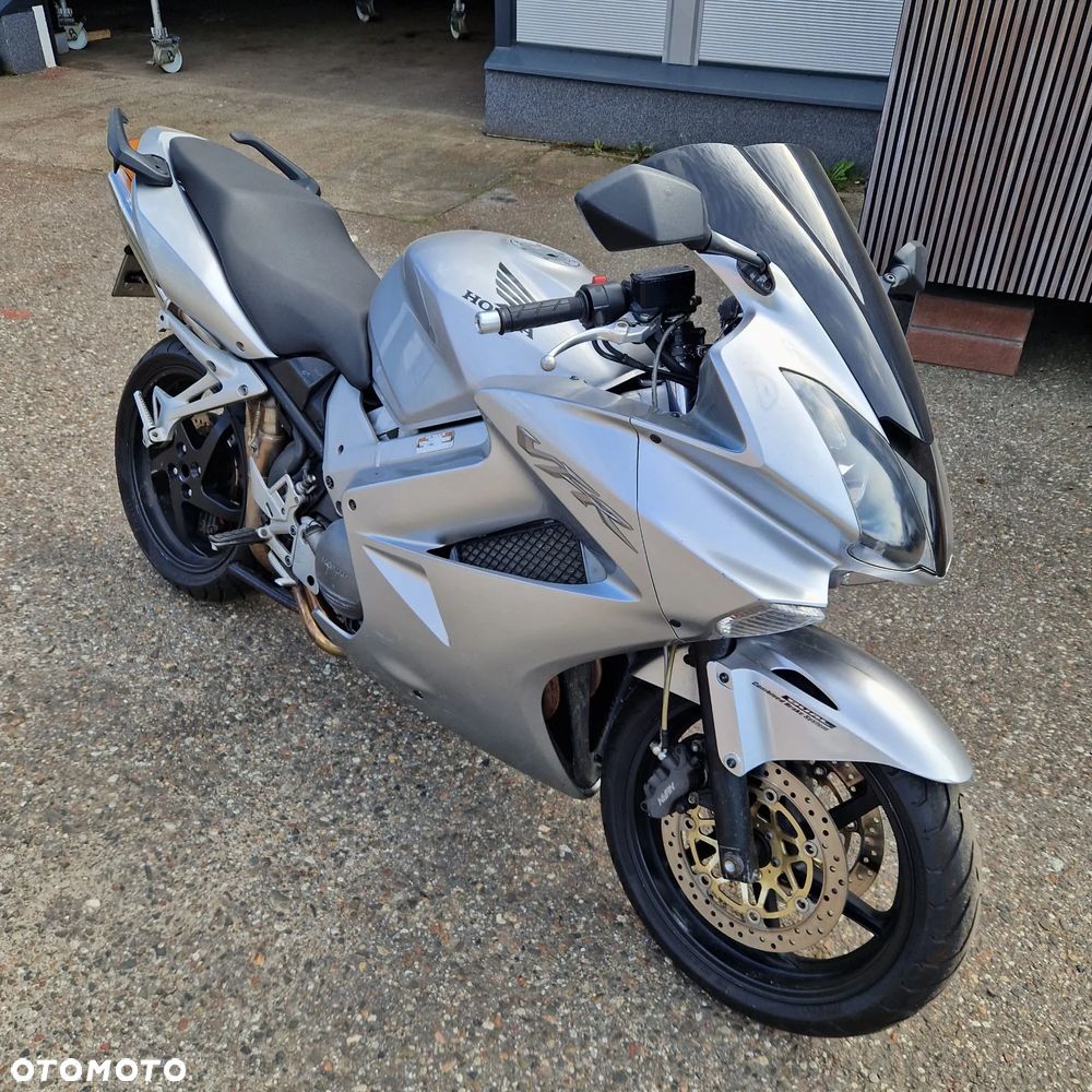 Honda VFR - 1