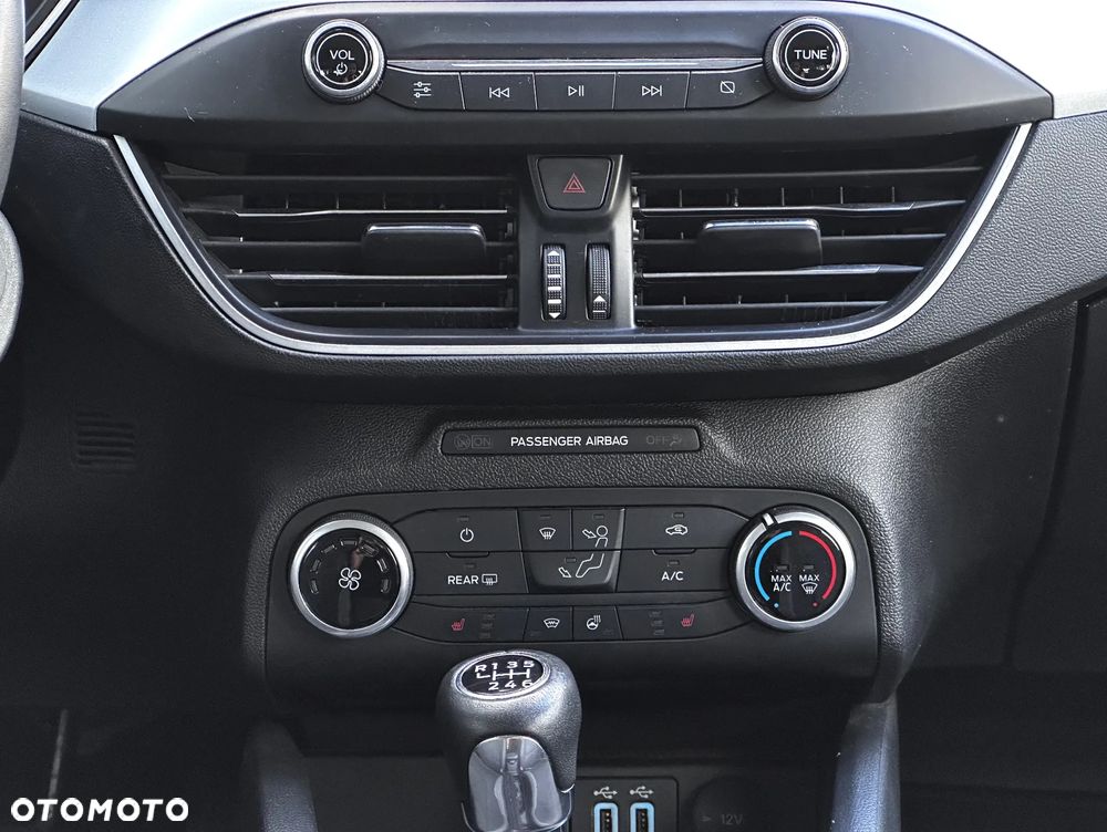 Ford Focus SW 1.5 EcoBlue Connected - 17